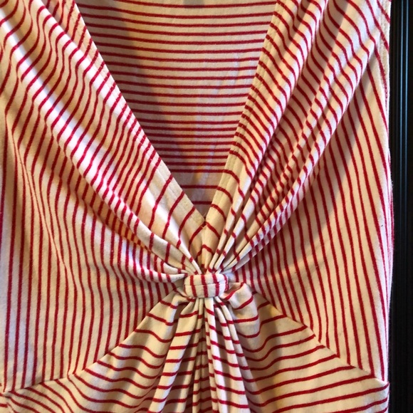 🌹CAbi XS sleeveless top flattering cut! - Picture 8 of 9